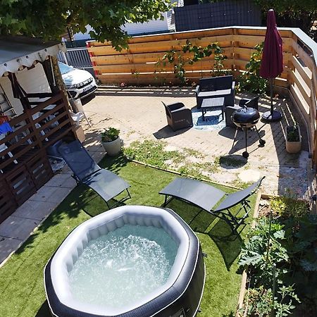 Готель Havre De Paix Bord De Saone Avec Jacuzzi Massieux Екстер'єр фото